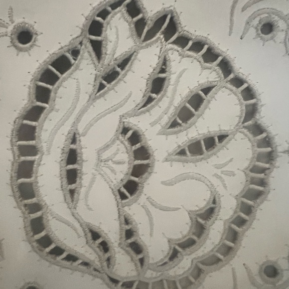 Patricia Nash White Floral Embroidered Handbag - Picture 7 of 12